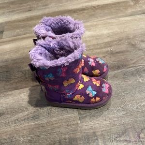 Toddler ugg size 9